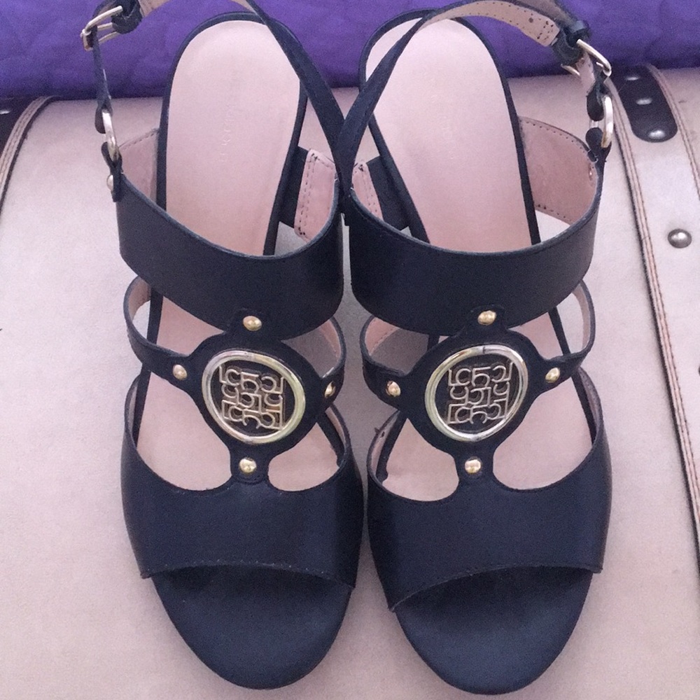 Women’s shoes